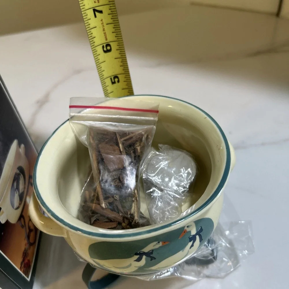 1987 Goose Duck Crock with Metal Stand New Vintage